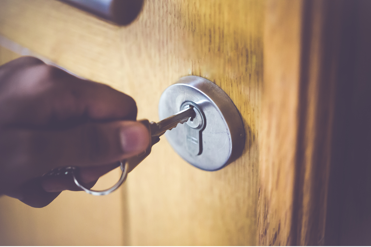 keyless entry systems vs. traditional locks which is right for your home - The LockSmith Co.
